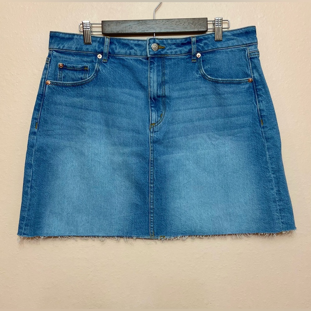 LOFT Fresh Cut Denim Skirt - Picture 3 of 4